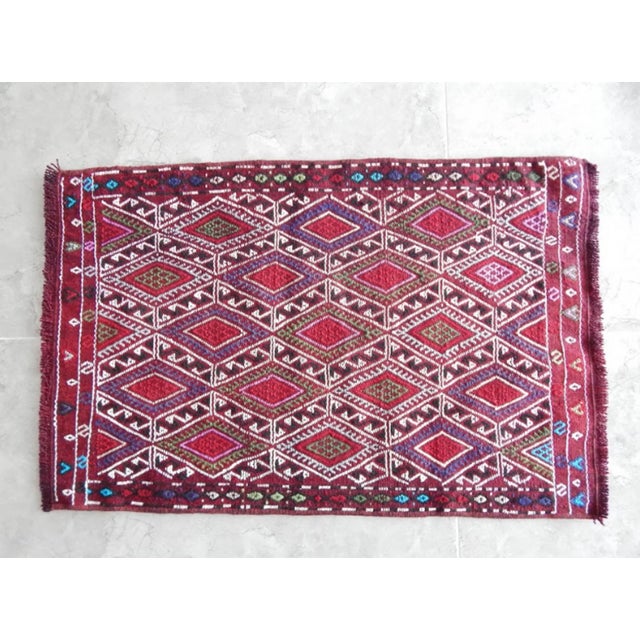 Raspberry Red Vintage Turkish Handmade Door Runner Small Kilim Rug 1′9″ × 2′8″ For Sale - Image 8 of 8