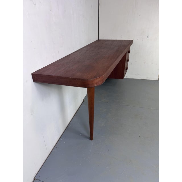 George Nakashima Mid-Century Modernist Danish Teak Desk by George Nakashima, 1950s For Sale - Image 4 of 15