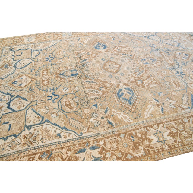 1920s Antique Persian Heriz Handmade Medallion Tan and Blue Wool Rug For Sale - Image 5 of 11