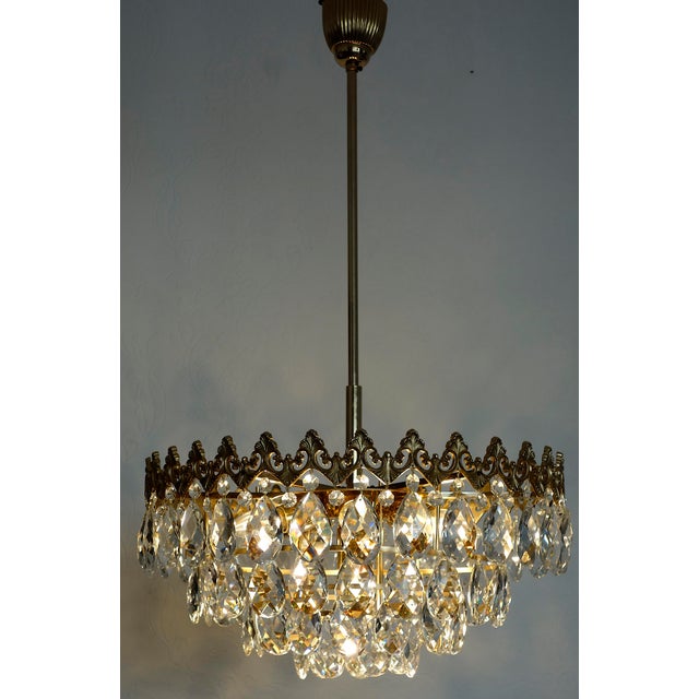 Vienna Brass-Lead Crystal Seven Light Chandelier from Bakalowits, 1960s For Sale - Image 9 of 12