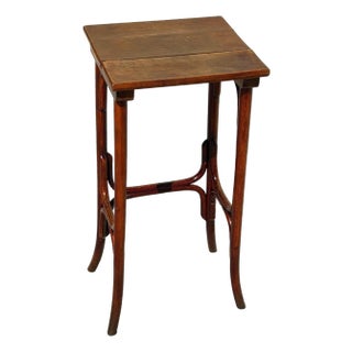 Antique Vienna Secession Bent Oak Pedestal Short Size Side Nesting Table Attributed to Thonet For Sale