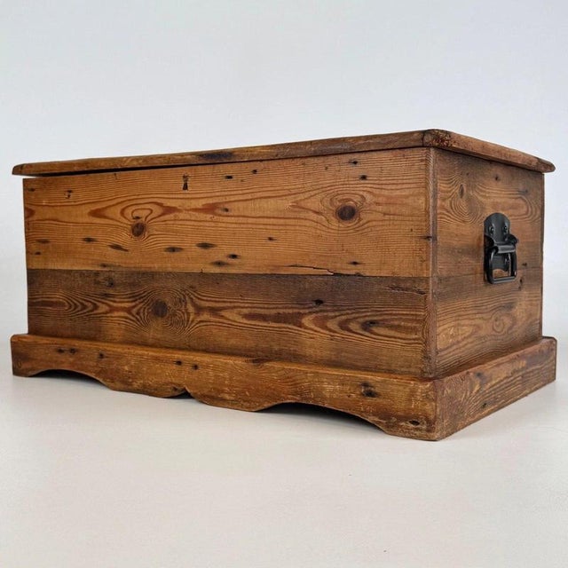 Vintage English Pine Storage Chest For Sale - Image 3 of 12