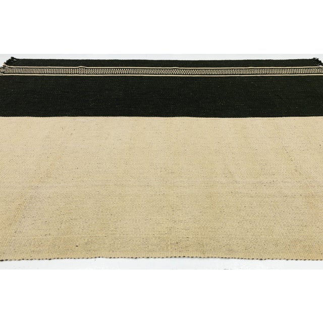 Cream Minimalist Two-Tone Contemporary Kilim Style Wool Rug 9x13 For Sale - Image 8 of 11