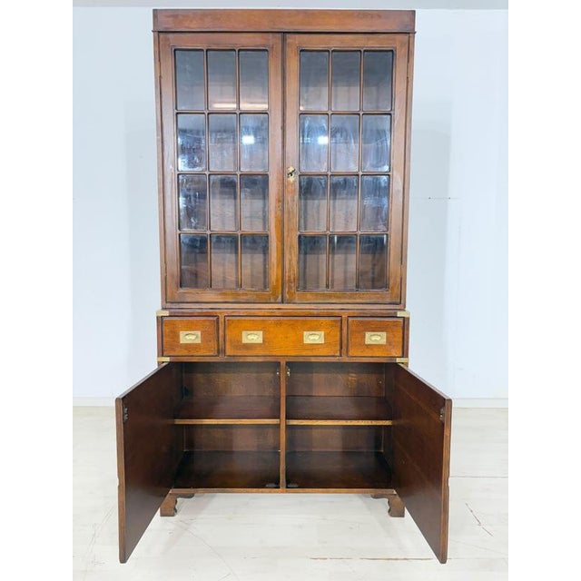 English Colonial Display Cabinet in Mahogany For Sale - Image 4 of 11