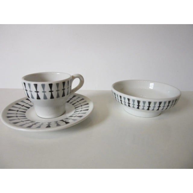 Paul McCobb Paul McCobb 10 Place Setting China 60 Pcs. By Jackson China Co. For Sale - Image 4 of 9
