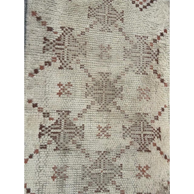 Small Moroccan Distressed Tribal Rug, 1940s For Sale - Image 4 of 18