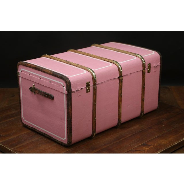 Pink Curved Mail Trunk, 1920s For Sale - Image 4 of 9