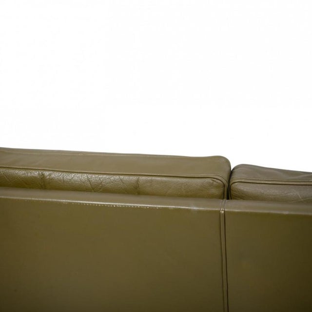 2422 2-Seater Sofa in Green Leather by Børge Mogensen, 1980s For Sale - Image 17 of 18