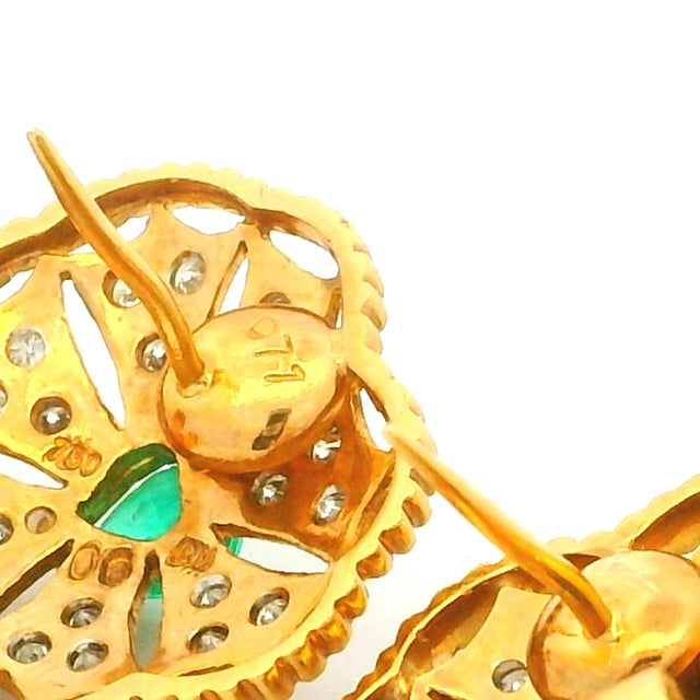 1980s Italian 18k Gold Emerald and Diamond Openwork Heart Earrings, Pair For Sale - Image 12 of 12