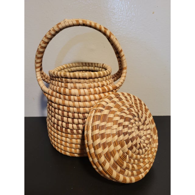 1990s Sweetgrass Hand Woven Basket With Lid For Sale - Image 4 of 11