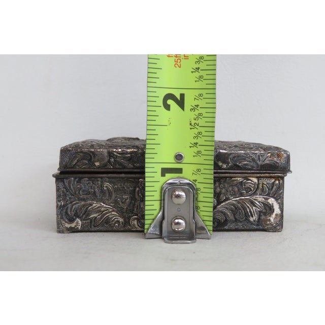 Embossed Metal Trinket Jewelry Snuff Box Made in Japan Figural Motif 4777b For Sale - Image 11 of 14