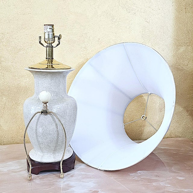 Ivory Vintage Ivory Speckled Ceramic Ginger Jar Style Table Lamp With Cream Shade & Wood Base For Sale - Image 8 of 18