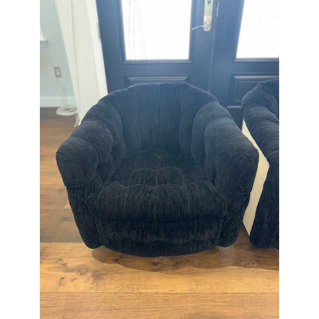Mid-Century Modern 1973 Milo Baughman for Thayer Coggin Swivel Tub Lounge Chairs – Pair – Original Labels For Sale - Image 3 of 16
