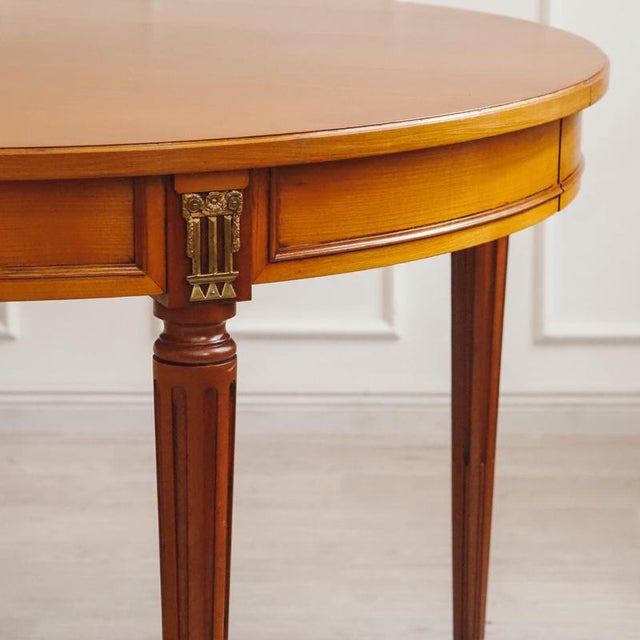 Antique Louis XVI Round Cherrywood Dining Table, 19th Century For Sale - Image 12 of 13