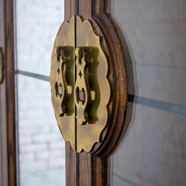 Late 20th Century Campaign or Chinoiserie Style Lighted China Hutch by Bernhardt Dark Oak & Brass For Sale - Image 10 of 18