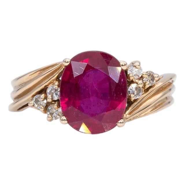 4.4Ct Madagascar Ruby Estate Ring With Earth-Mined Diamond Accents: 14k Gold, Size 6.75 For Sale
