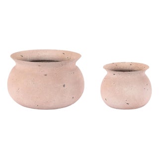 Distressed Rustic Iron Pot (Set of 2) For Sale