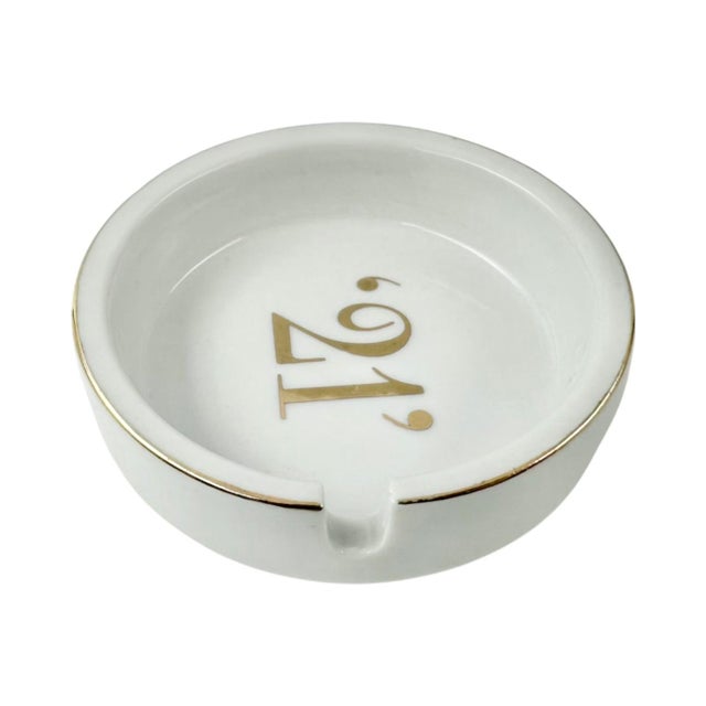 Vintage the 21 Club Nyc Restaurant White Porcelain Ashtray For Sale - Image 4 of 12