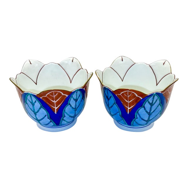 Pair of Early 20th Century Japanese Petal Shaped Bowls, Signed For Sale