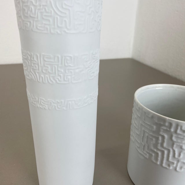 Abstract Porcelain Vases by Cuno Fischer for Rosenthal, Germany, 1980s, Set of 2 For Sale - Image 9 of 16