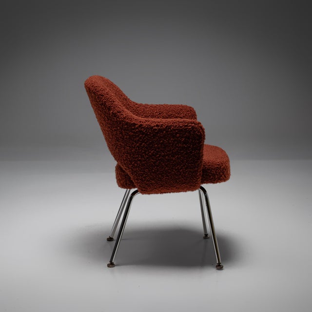 A confident presence, and unmistakably Saarinen, this Model 71 dining chair embodies over seventy years of refined design...