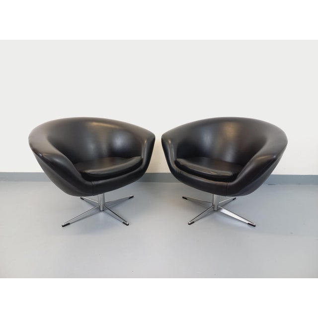 Vintage Scandinavian Swivel Chairs in Imitation Leather and Chrome, 1970s, Set of 2 For Sale - Image 4 of 18