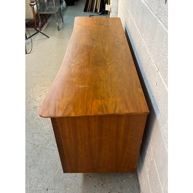 Brown Mid-Century Sculpted Walnut Credenza by Young Manufacturing, Attributed For Sale - Image 8 of 17
