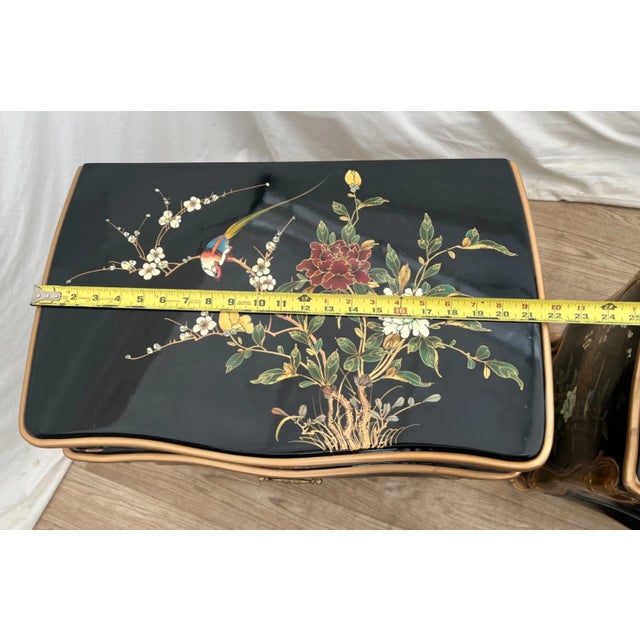 Vintage Set of Two Chinese Nightstands Side Tables Chinoiserie Hand Painted For Sale - Image 9 of 10