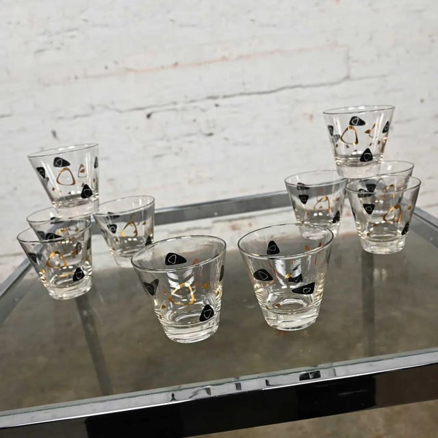 1950’s MCM Federal Glass Fantasy Black & 22 Karat Gold Manhattan Glasses Set of 10 For Sale - Image 6 of 13