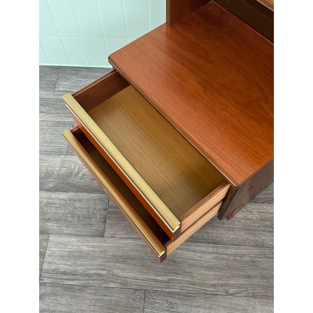 Vintage Italian Nightstands with Integrated Lamps, 1970s, Set of 2 For Sale - Image 16 of 18