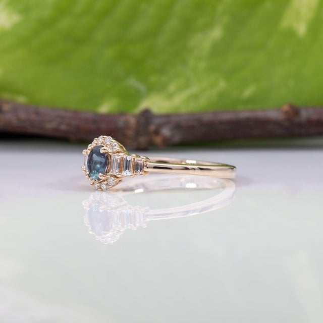 Alexandrite Ring With Earth-Mined Diamond Accents in Solid 14k Gold, 5x3.5mm For Sale - Image 9 of 12