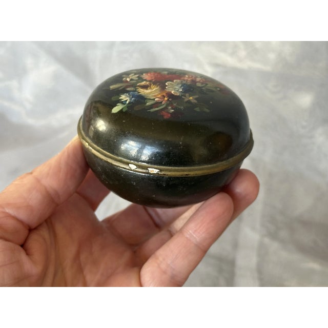 Victorian Antique Victorian Small Round Hand Painted Lacquer Box For Sale - Image 3 of 10