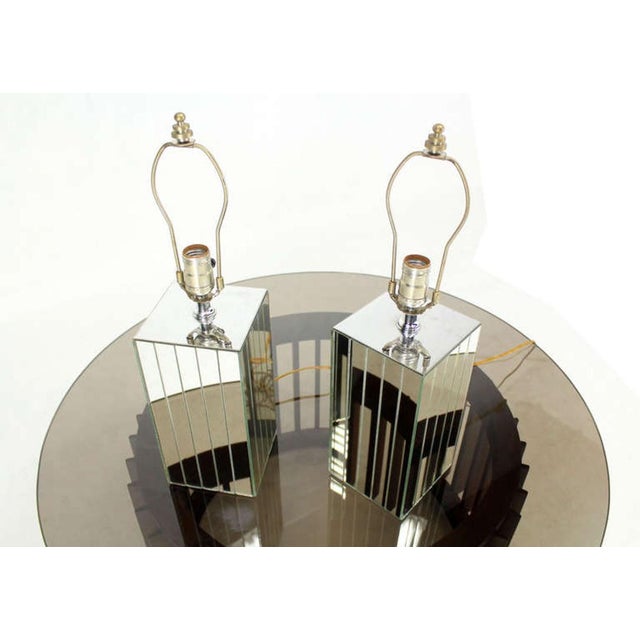 Pair of Square Sky Scraper Shape Mid-Century Modern Mirrored Table Lamps MINT! For Sale - Image 4 of 7