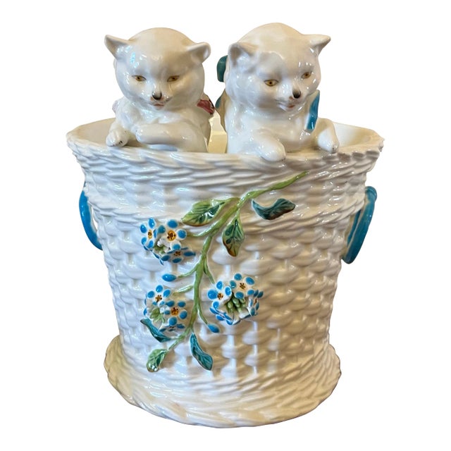 Antique 19th Century English Porcelain Cachepot Jardiniere With Basketweave Design and Two Cats Peeking Out by Thomas Goode London For Sale