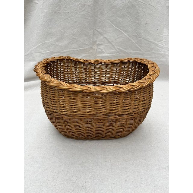 Mid 20th Century Rounded Wicker Basket For Sale - Image 5 of 8