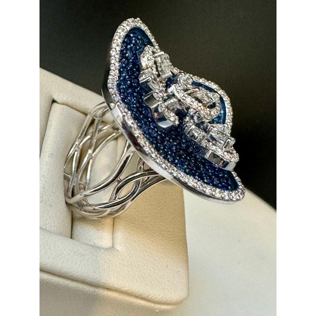 3 Carat Blue Sapphire and 2 Ct Diamond Cocktail Ring in 18 Karat White Gold 6 For Sale - Image 10 of 18