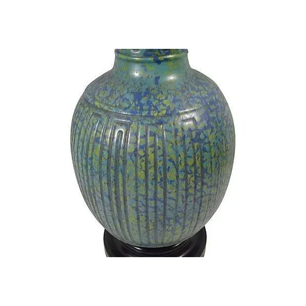 Asian 1950s James Mont Style Asian Modern Mottled Ceramic Table Lamp For Sale - Image 3 of 3