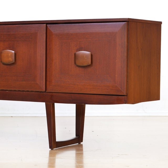 Mid Century Credenza by Beautility Furniture, 1960 For Sale - Image 4 of 10