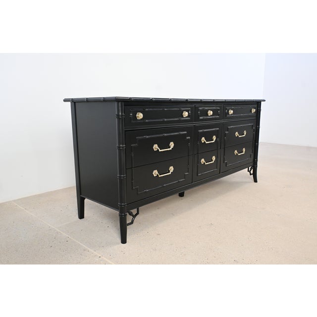 Mid-Century Modern Thomasville Allegro Faux Bamboo Hollywood Regency Black Lacquer 9 Drawer Dresser| Newly Refinished For Sale - Image 3 of 17