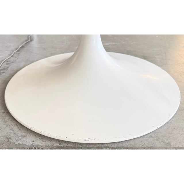 Eero Saarinen for Knoll Round Dining Table For Sale - Image 10 of 11
