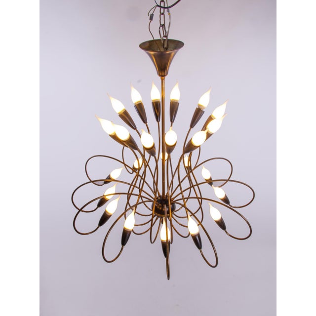 1950s Large Mid-Century Italian 24 Lights Brass Chandelier from Stilnovo, 1950s For Sale - Image 5 of 10