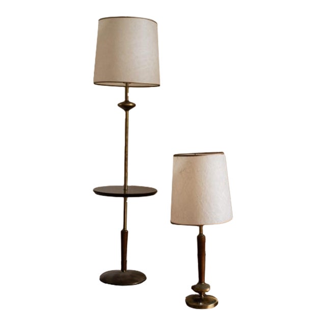Mid-Century Brass and Wood Table Lamp With Drum Shade For Sale