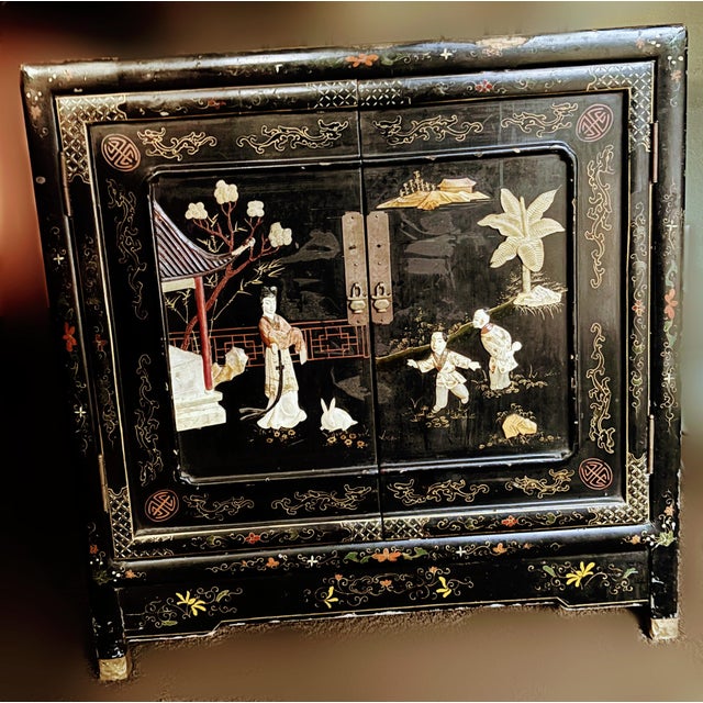 Black Chinese Mid-20th Century Cabinet For Sale - Image 8 of 8