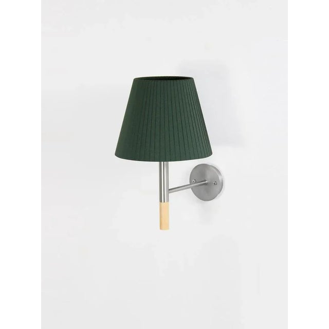 Green bc2 wall lamp by santa & cole dimensions: d 20 x w 26 x h 33 cm materials: metal, beech wood, ribbon. The bc1, bc2...