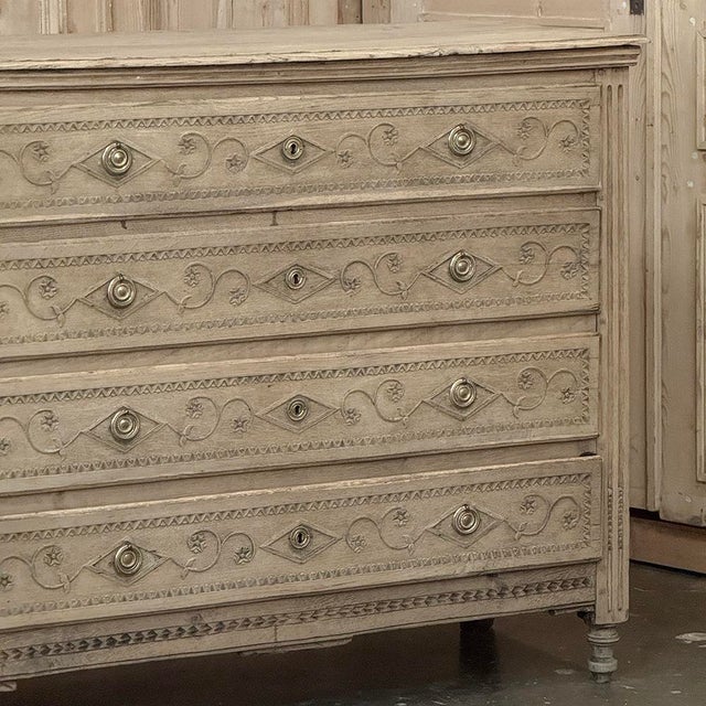 Ecru 18th Century Stripped Oak Commode From Herve in Brittany For Sale - Image 8 of 16