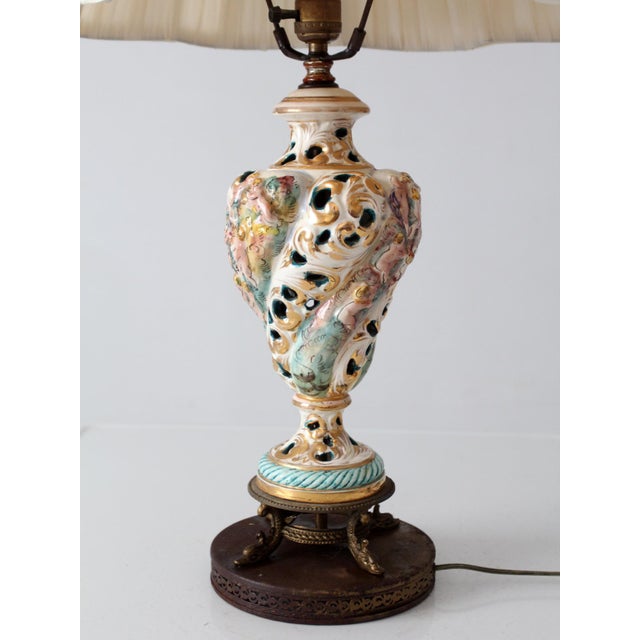 Cream Vintage Capodimonte Style Hollywood Regency Lamp For Sale - Image 8 of 12