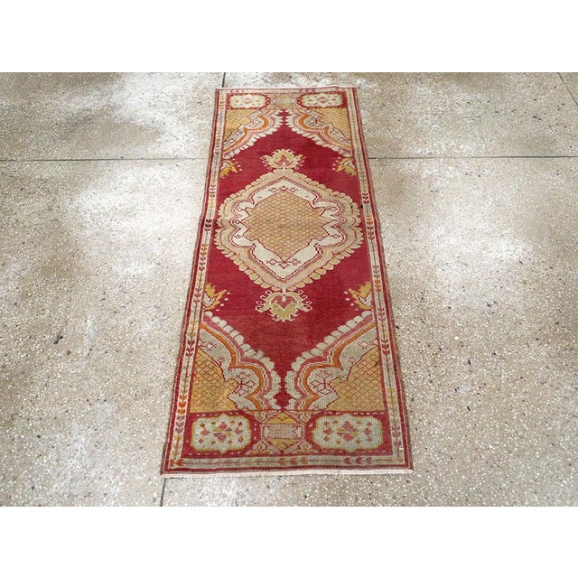 Galerie Shabab Collection Mid-20th Century Turkish Oushak Rug For Sale - Image 4 of 10