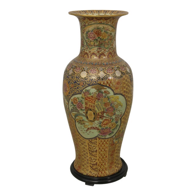 Large Chinese Decorated Vase on Stand For Sale