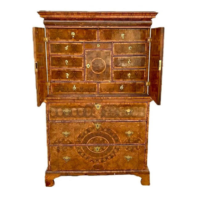 Fine William and Mary Oyster Veneer Cabinet on Chest For Sale In Tampa - Image 6 of 11