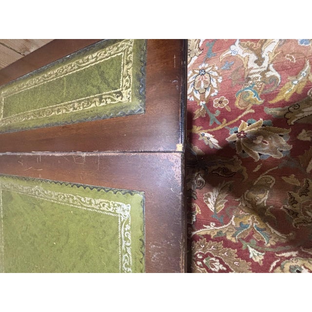 Metal Regency English Coffee Table in Mahogany and Green Leather Embossed with Gold, 1890s For Sale - Image 7 of 10